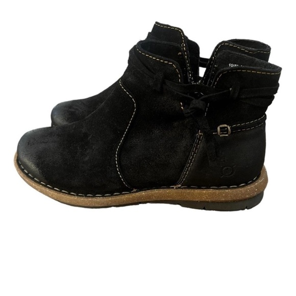 BORN Tarklin Black Ankle Boots - Picture 2 of 2